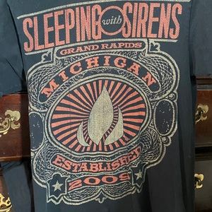 🦋LAST CHANCE 🦋 Sleeping with Sirens Band Tee